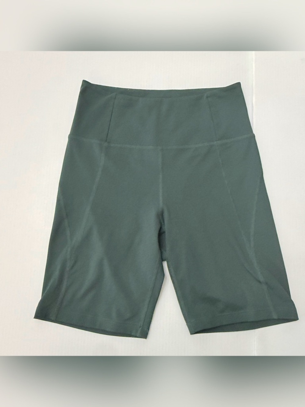 Girlfriend Collective Green Compression Bike Shorts Size Small